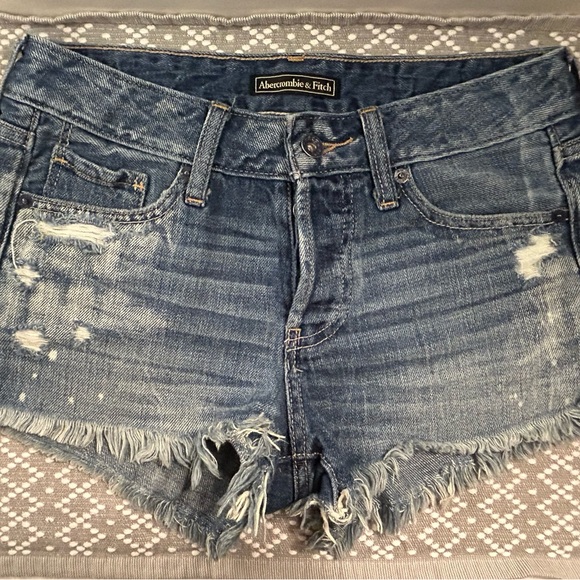 Abercrombie & Fitch Pants - ABERCROMBIE & FITCH - W 24 L 3 Shorts